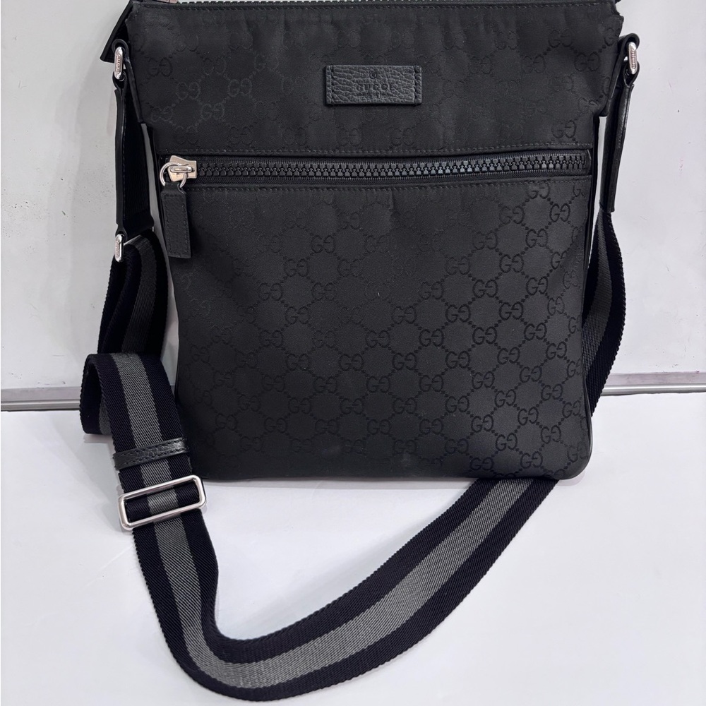 Unisex Gucci Black Monogram crossbody Messenger Bag authentic